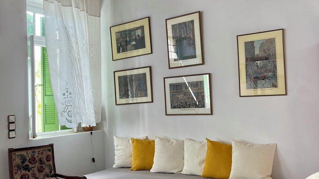 Photo of Bedroom in Folegandros Town