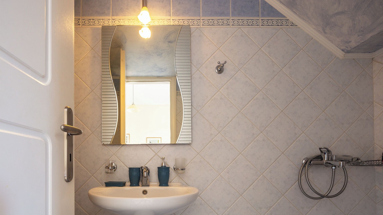 Photo of Bathroom in Prines