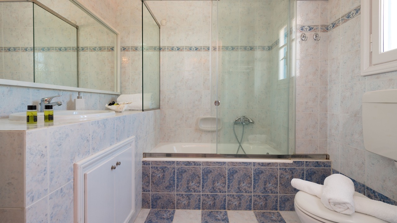 Photo of Bathroom in Argassi