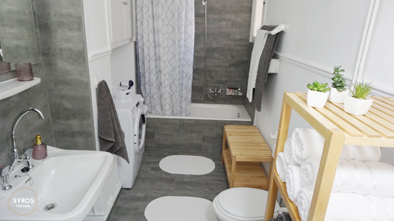 Photo of Bathroom in Ermoupoli