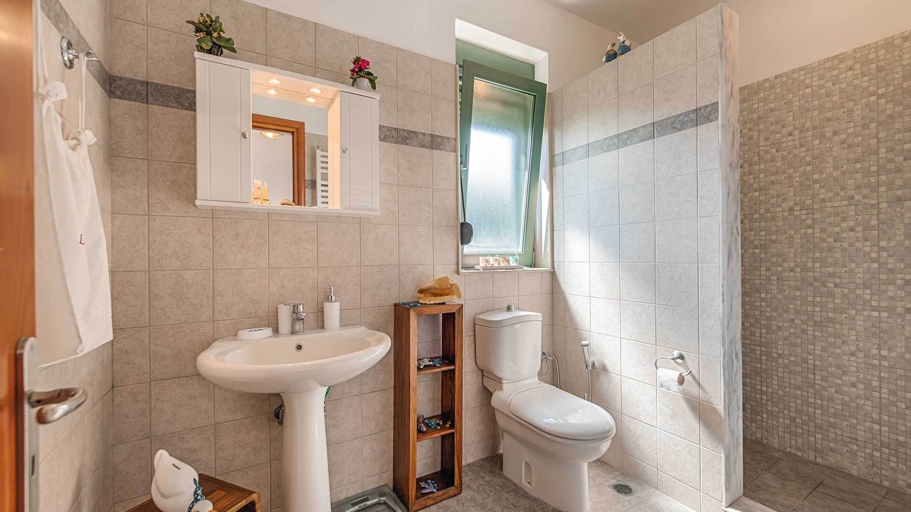 Photo of Bathroom in Koskinou