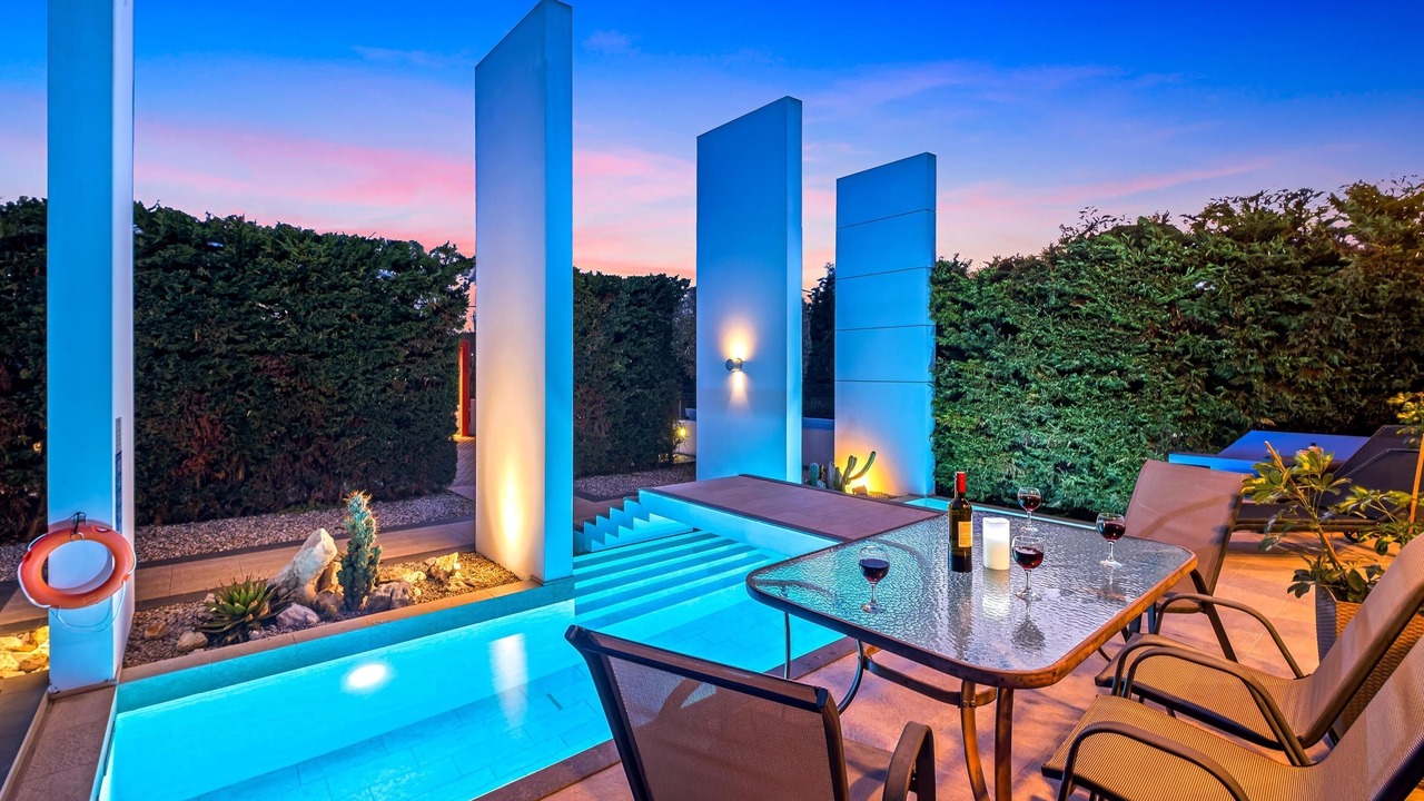 Photo of Outdoor in Ixia