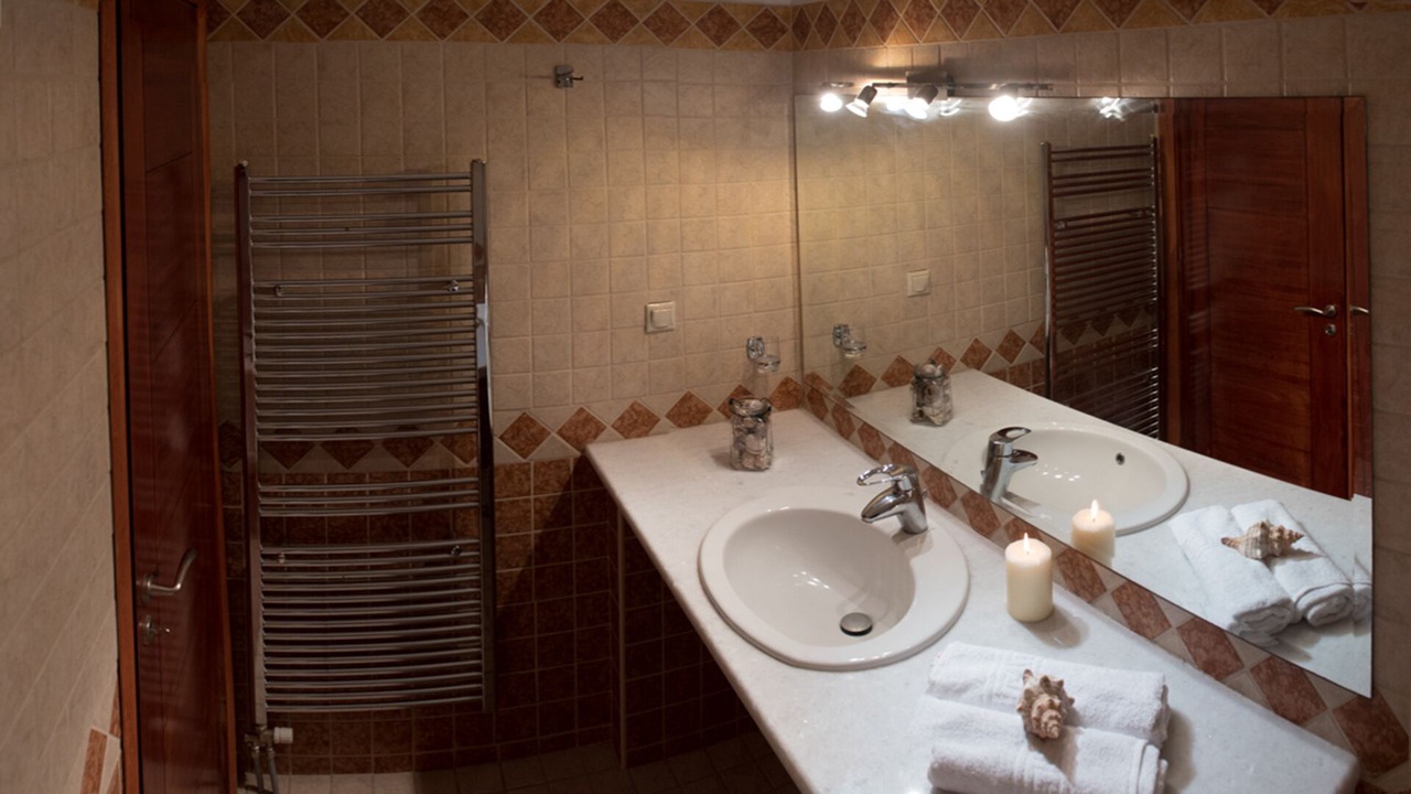 Photo of Bathroom in Kariotai