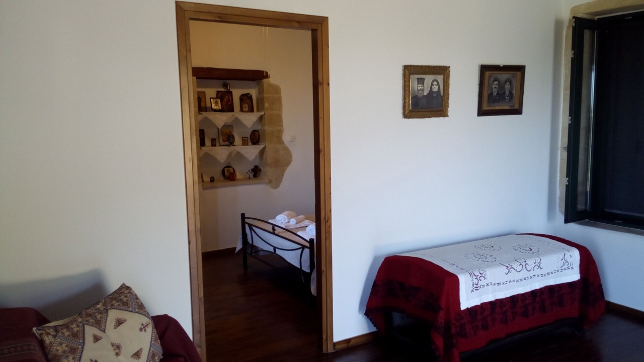 Photo of Bedroom in Tzitzifes