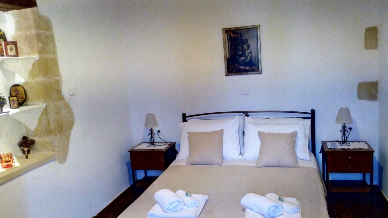 Photo of Bedroom in Tzitzifes