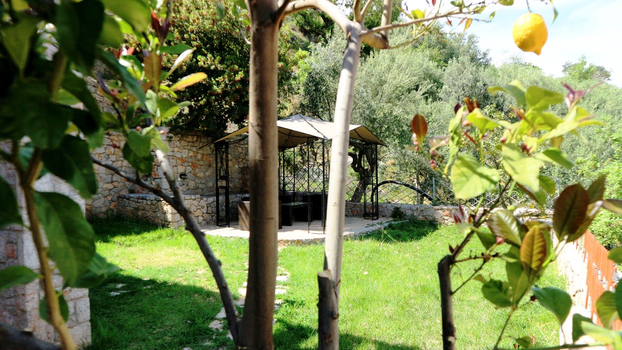 Photo of Patio Balcony in Livadi
