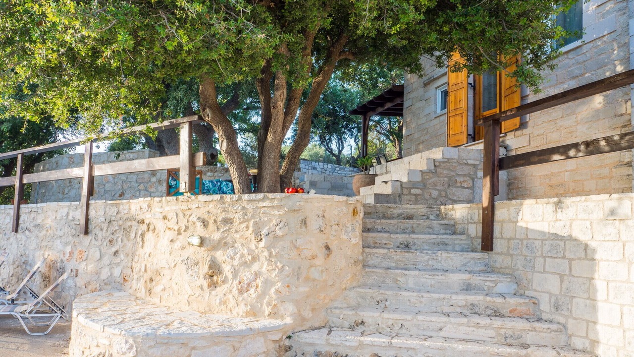 Photo of Outdoor in Monopari