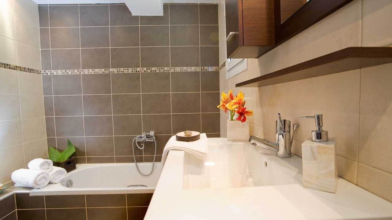 Photo of Bathroom in Mikros Gialos