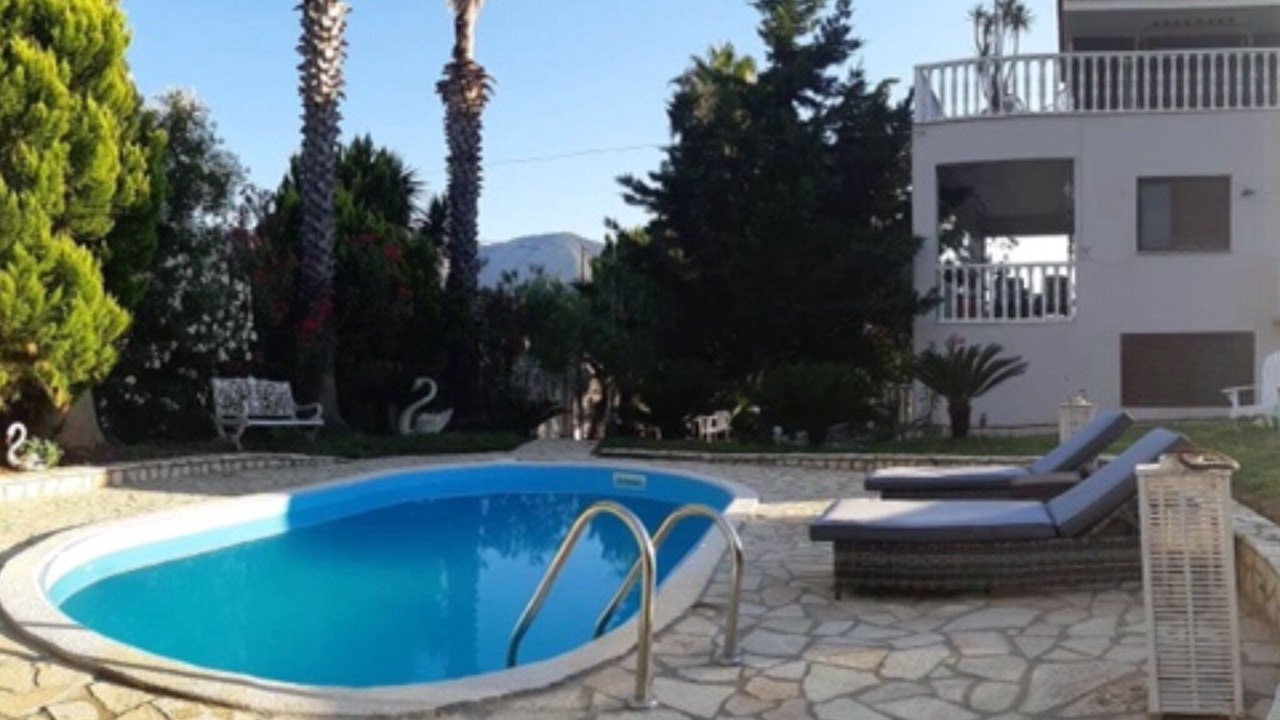 Photo of Outdoor in Raches