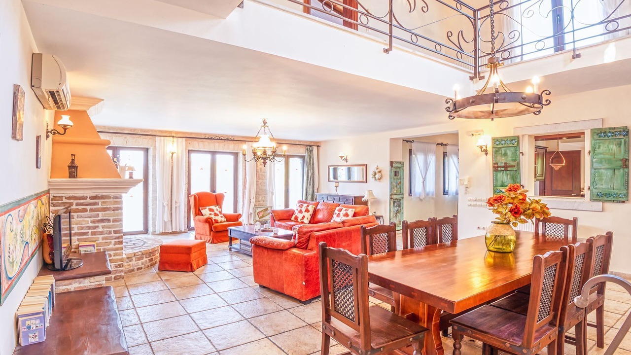 Photo of Livingroom in Petaleia