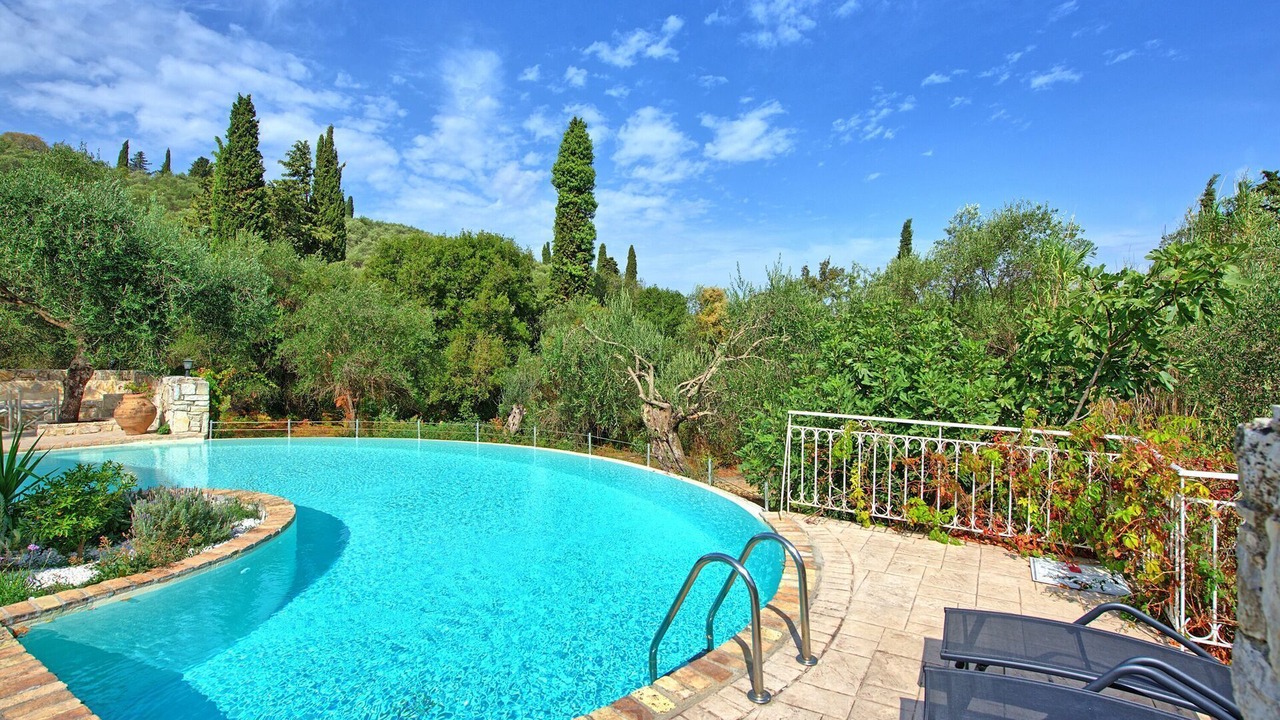 Photo of Outdoor in Petaleia