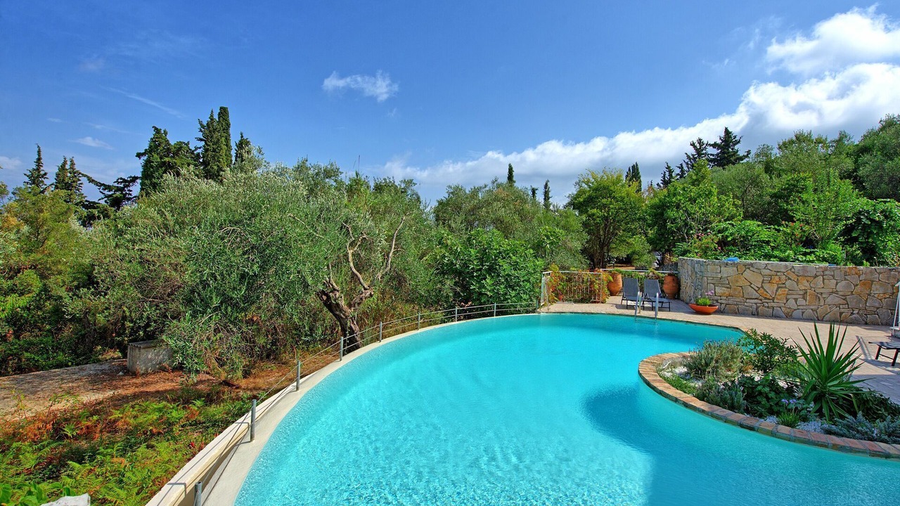 Photo of Outdoor in Petaleia