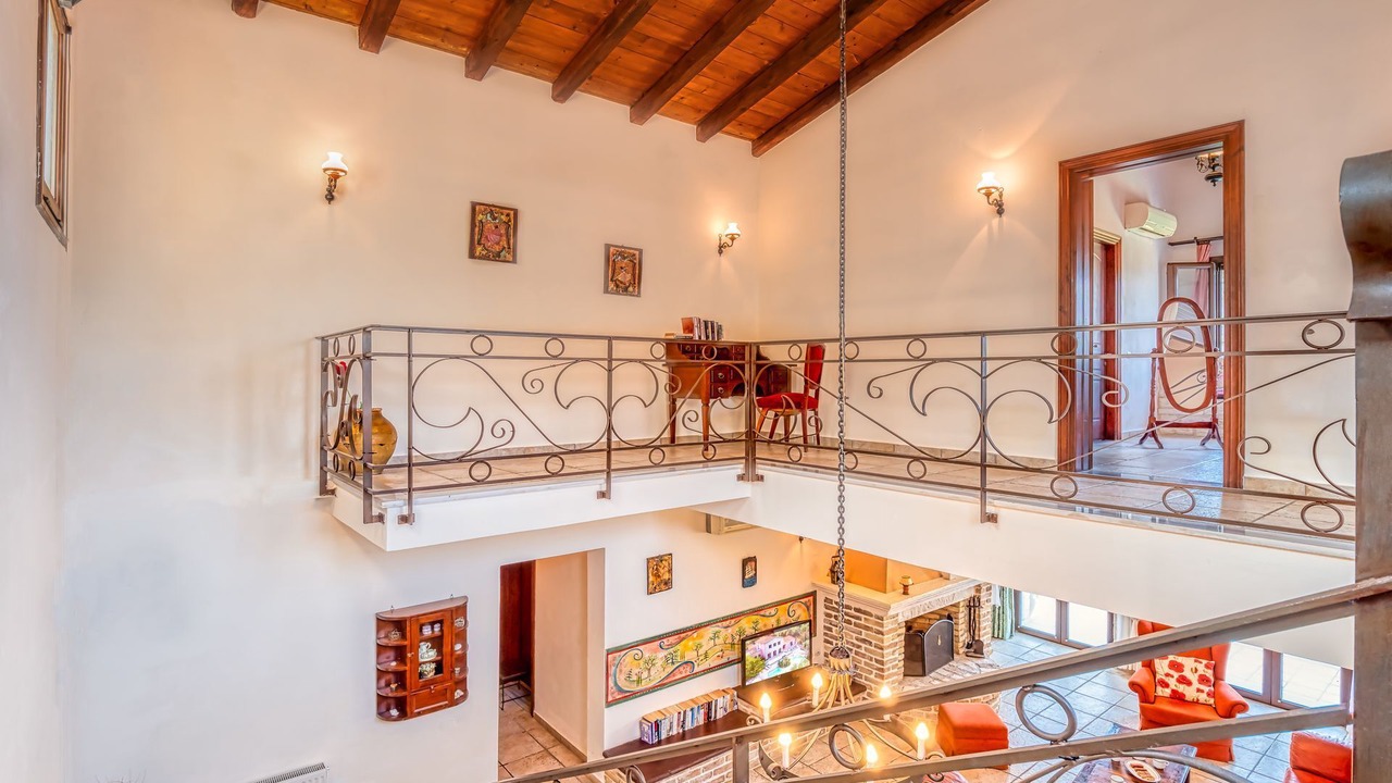 Photo of Bedroom in Petaleia