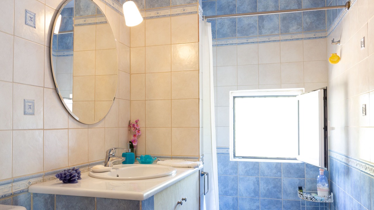 Photo of Bathroom in Anavyssos