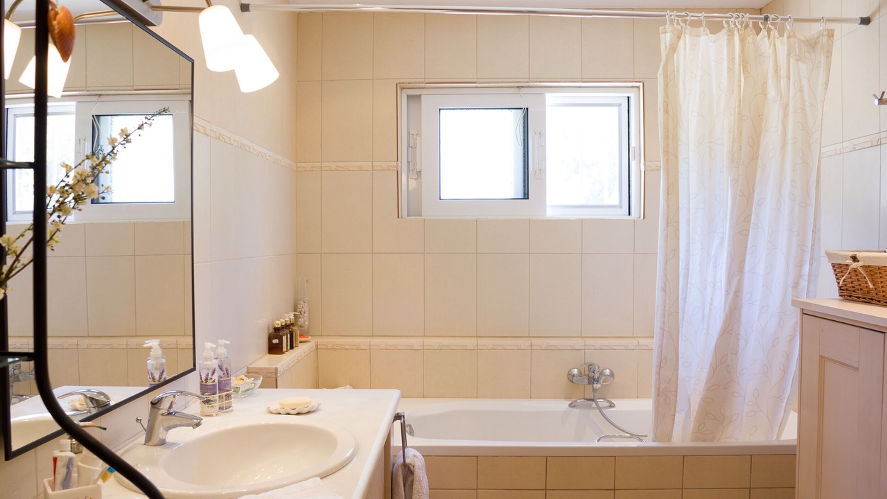 Photo of Bathroom in Anavyssos