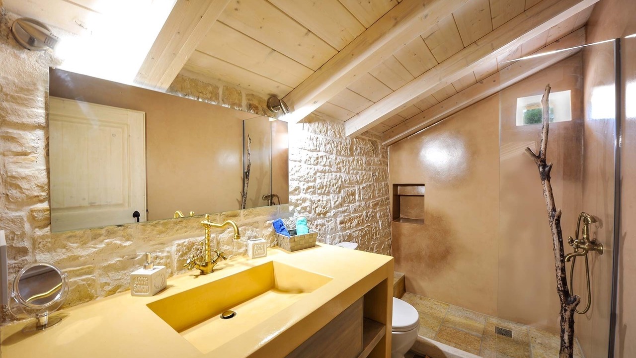 Photo of Bathroom in Makratika