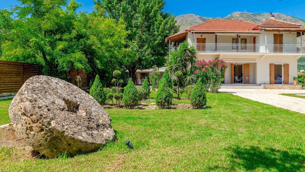 Photo of Outdoor in Pigadhakia