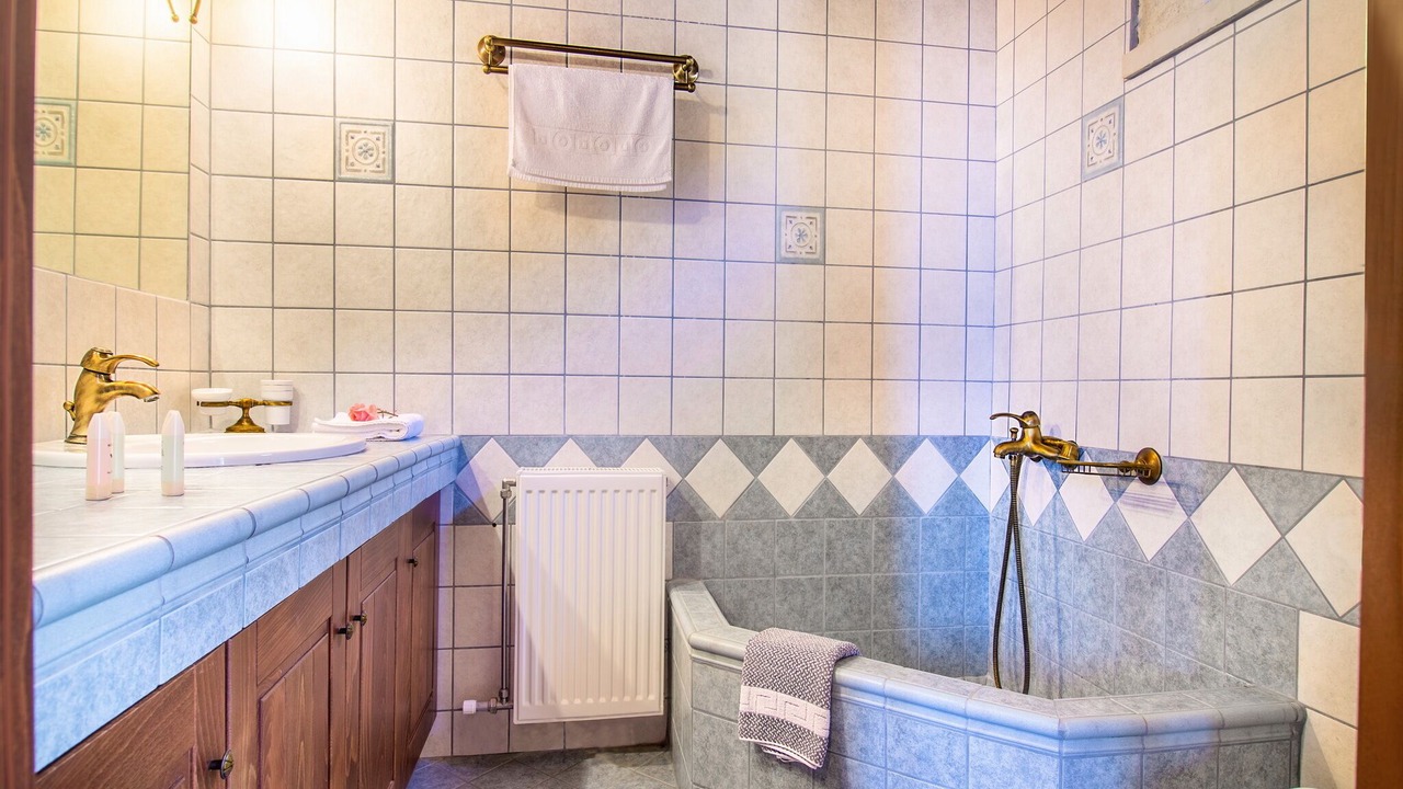 Photo of Bathroom in Limeniskos