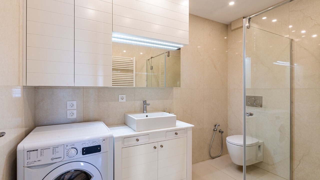 Photo of Bathroom in Plaka