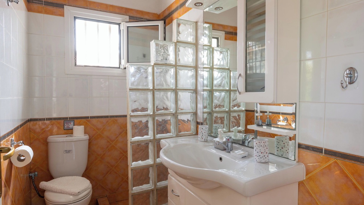 Photo of Bathroom in Gythio