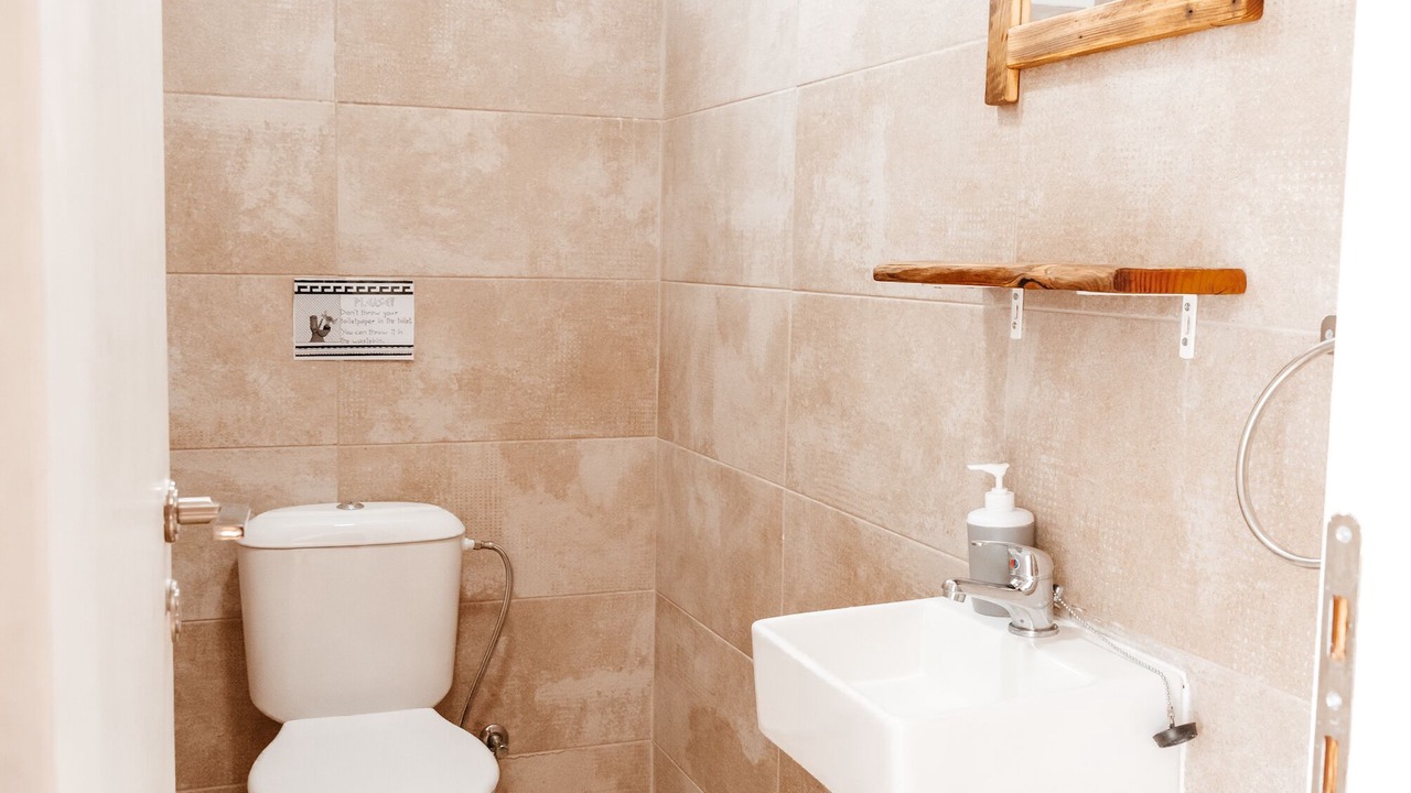 Photo of Bathroom in Marmari