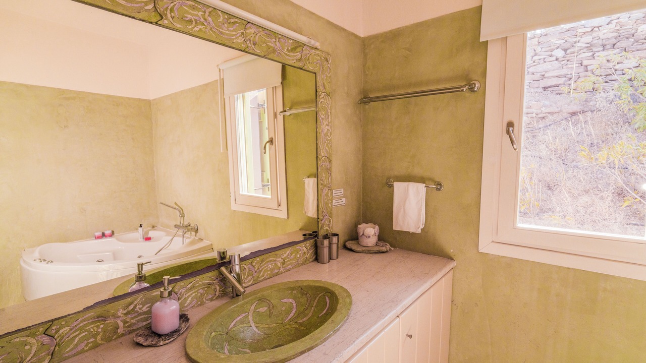 Photo of Bathroom in Kea