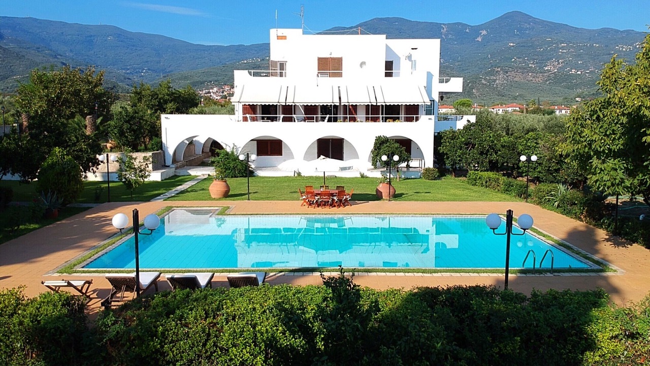 Photo of Outdoor in Artemida