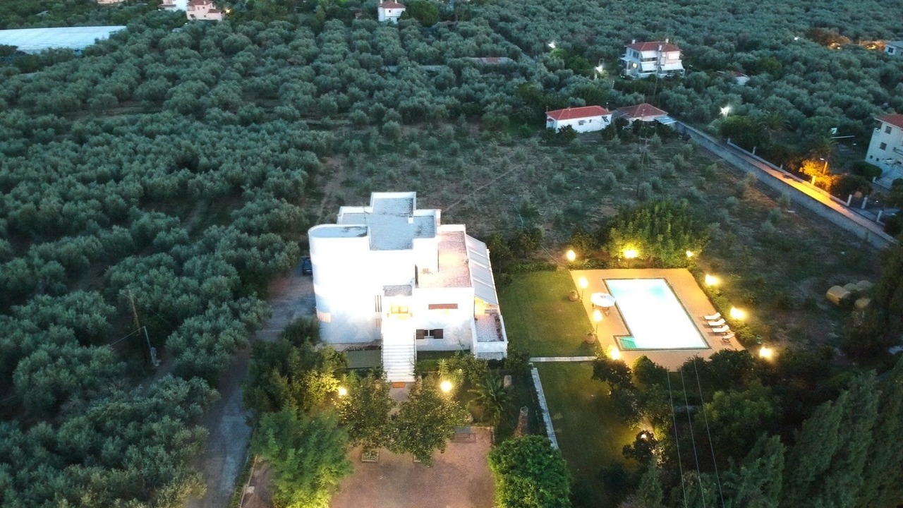Photo of Outdoor in Artemida
