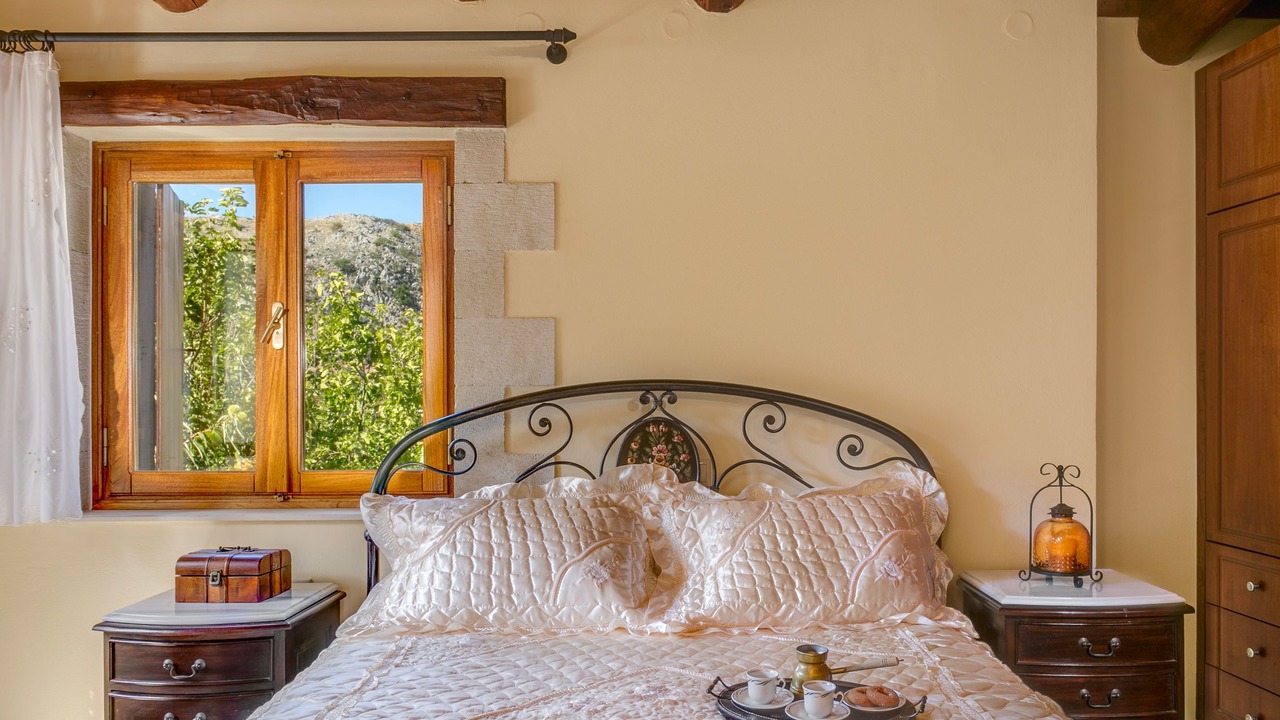 Photo of Bedroom in Theriso