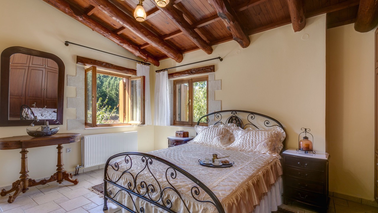 Photo of Bedroom in Theriso