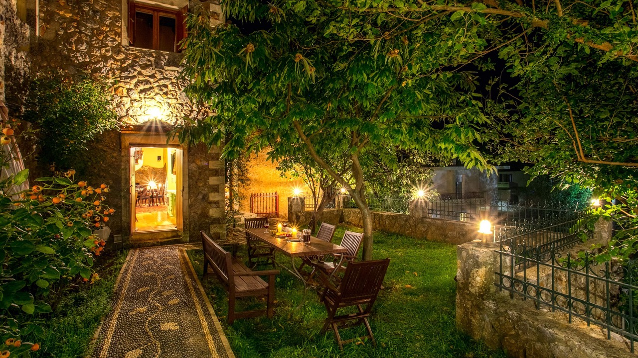 Photo of Patio Balcony in Theriso