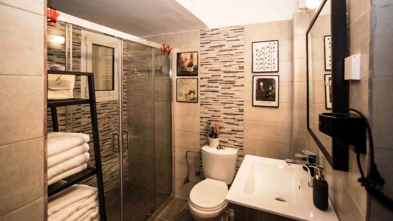 Photo of Bathroom in Petralona