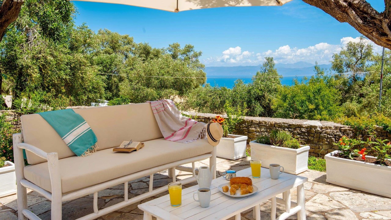 Photo of Patio Balcony in Longos