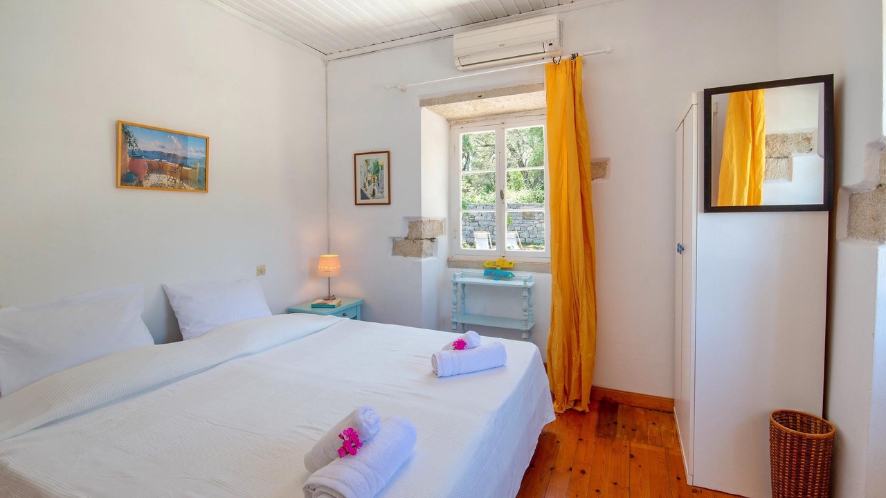 Photo of Bedroom in Longos
