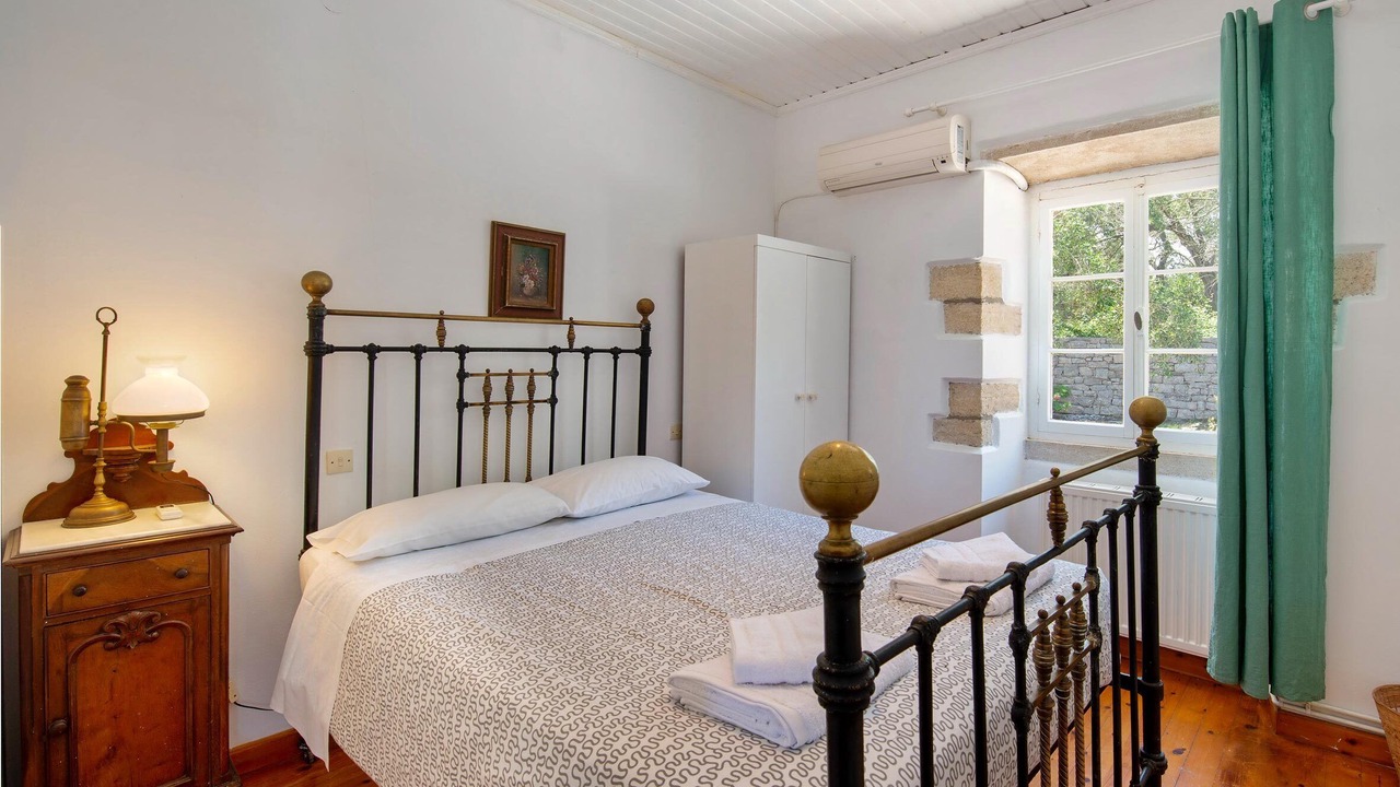 Photo of Bedroom in Longos