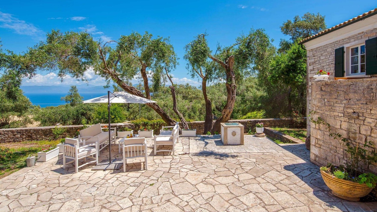 Photo of Patio Balcony in Longos