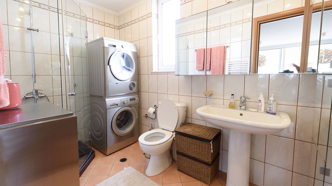 Photo of Bathroom in Galatsi