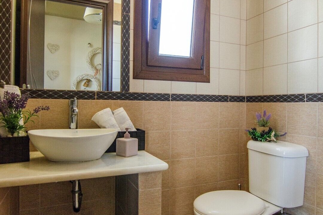Photo of Bathroom in Ios