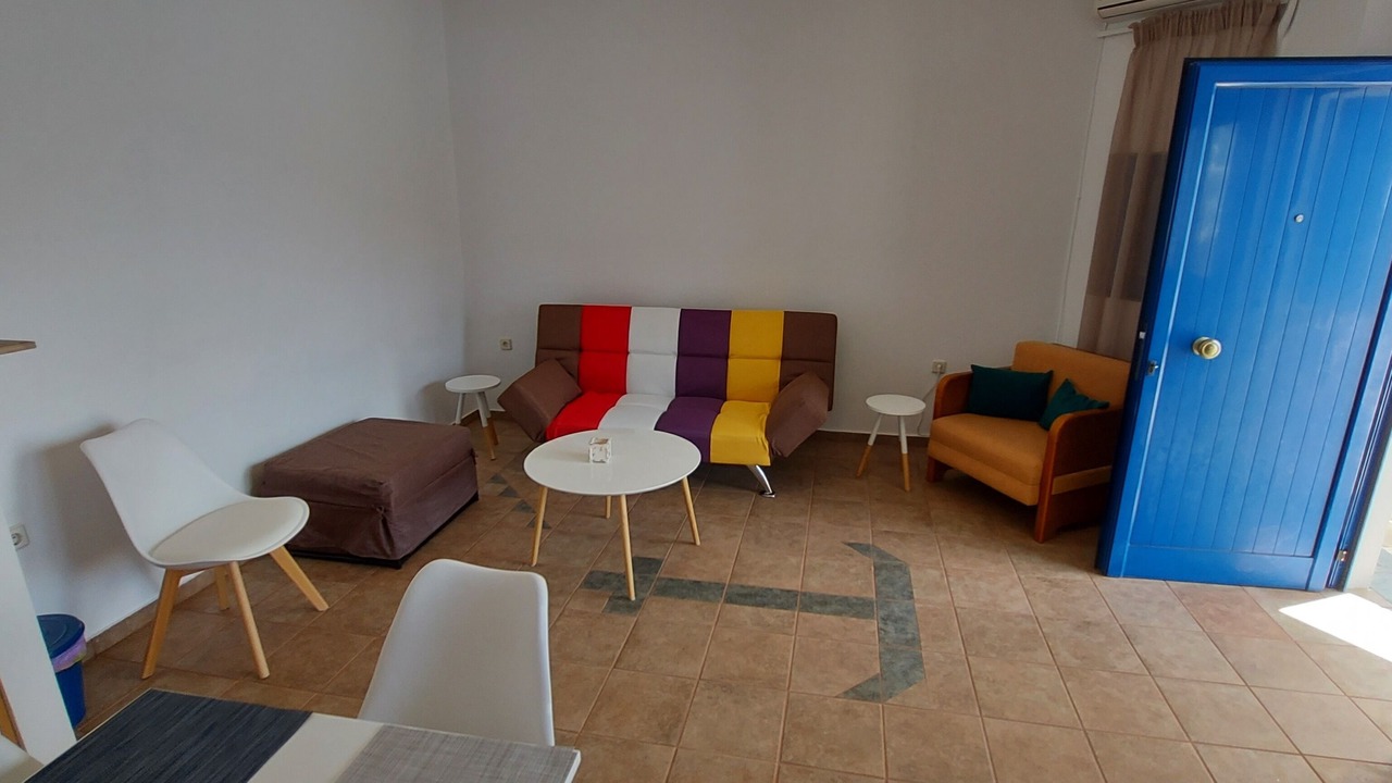 Photo of Livingroom in Astros