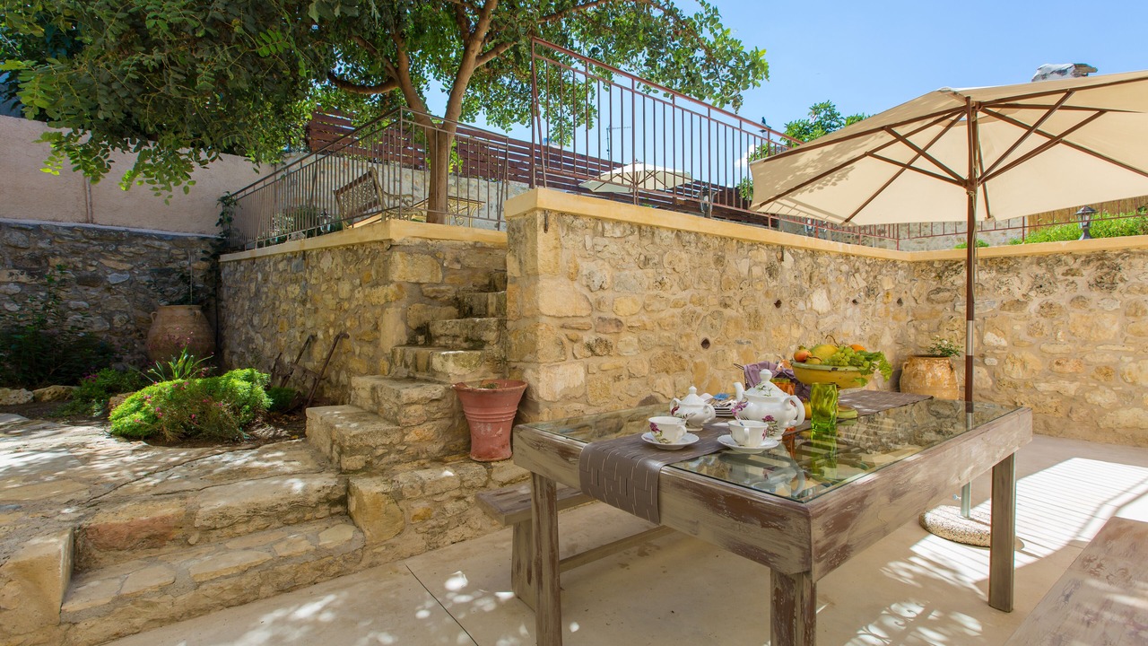 Photo of Outdoor in Mesi
