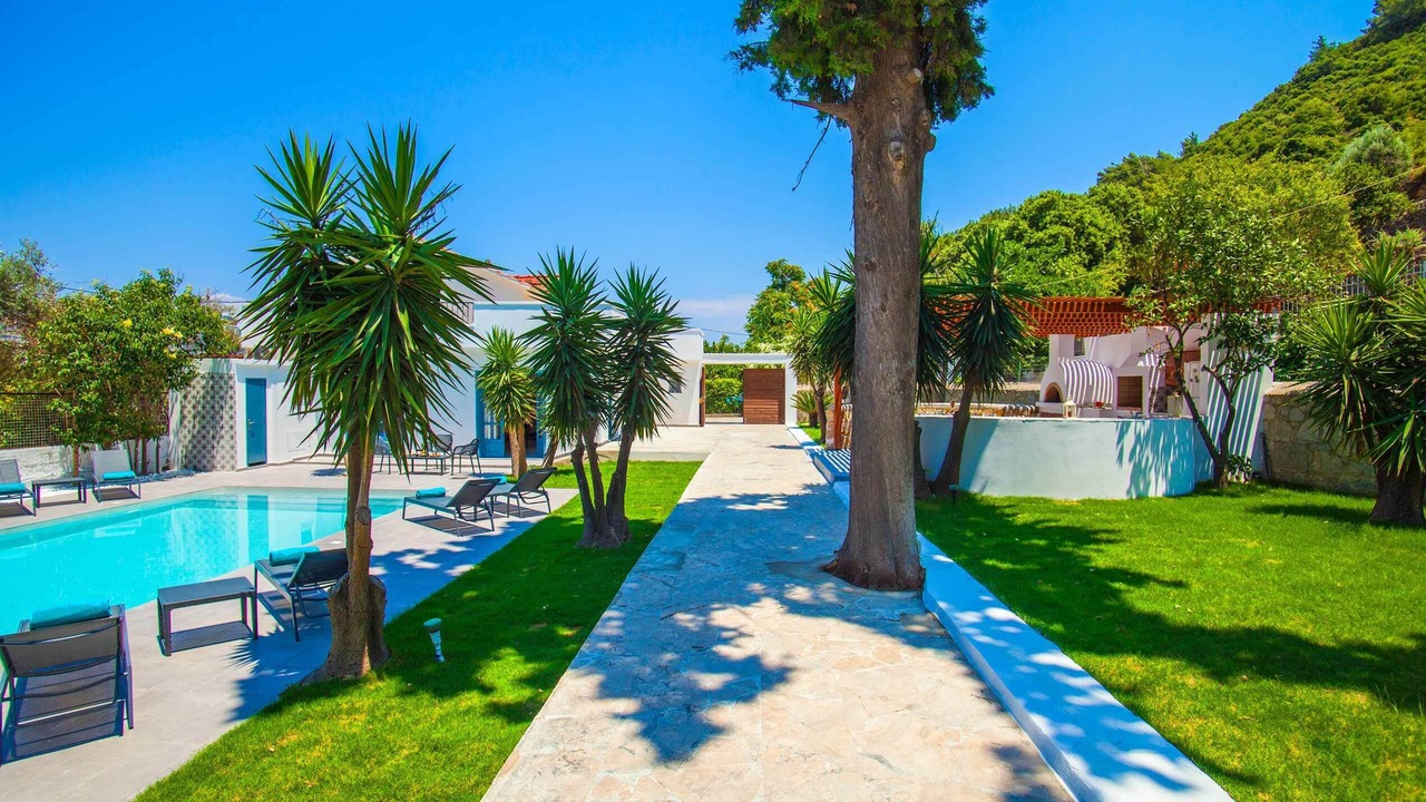 Photo of Outdoor in Ixia