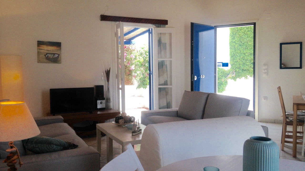 Photo of Livingroom in Ornos