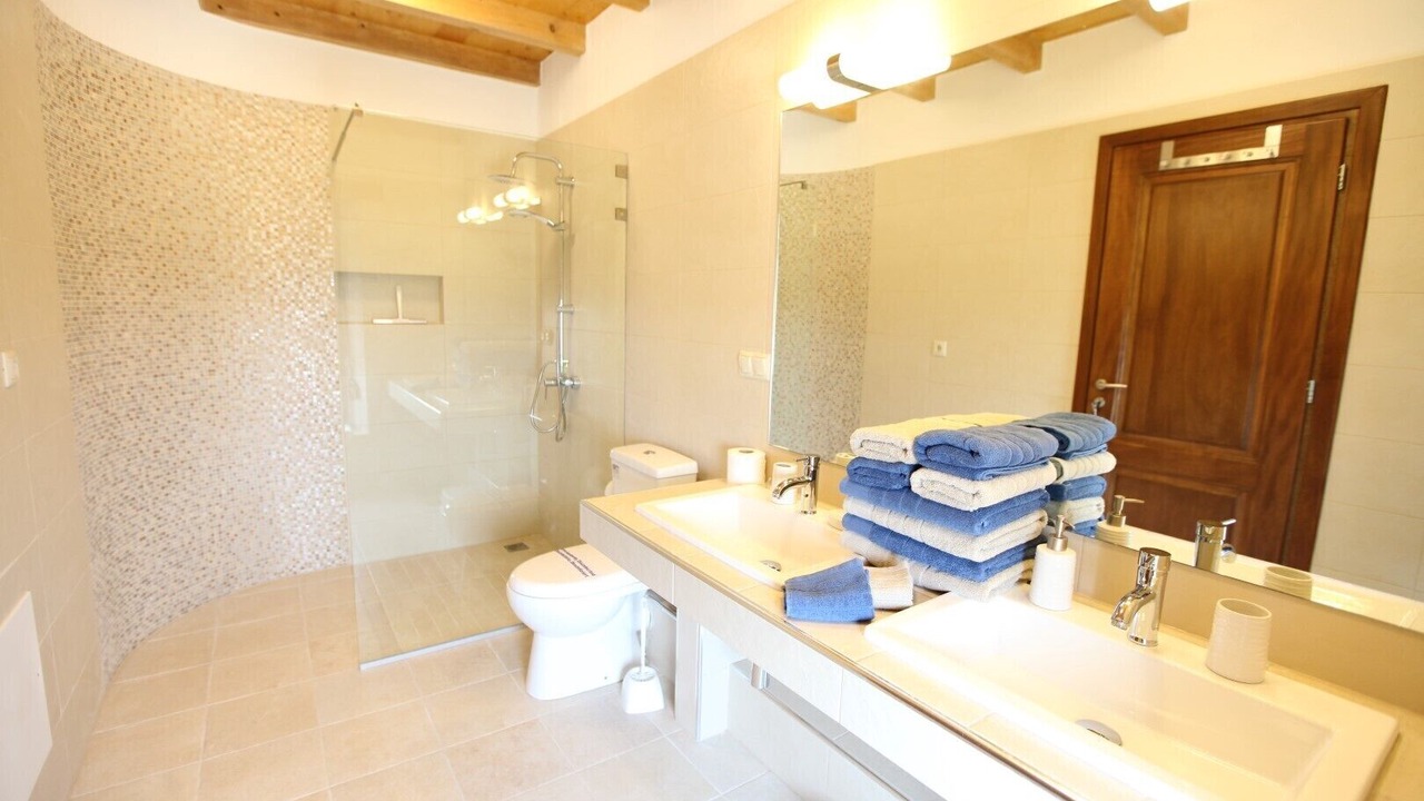 Photo of Bathroom in Gerani