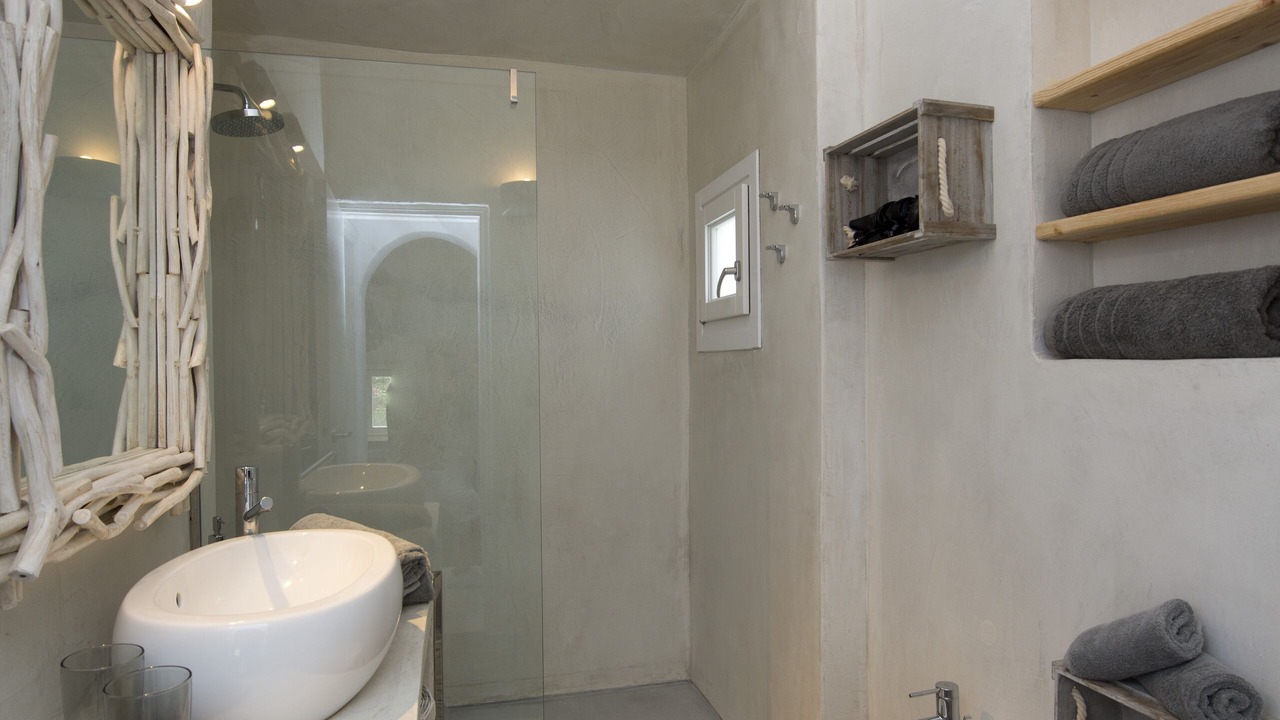 Photo of Bathroom in Elia