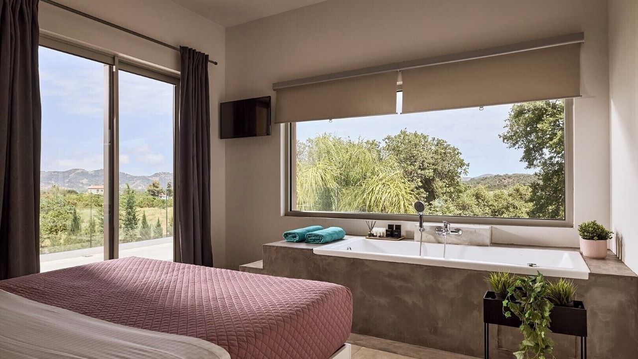 Photo of Bedroom in Alikianos