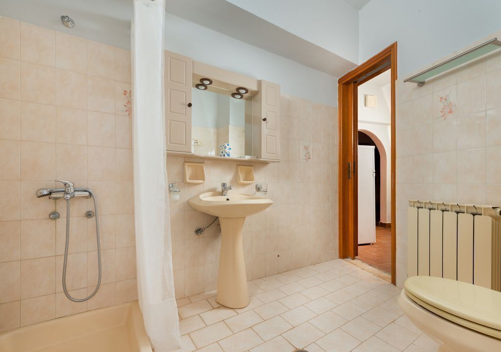 Photo of Bathroom in Kalavarda