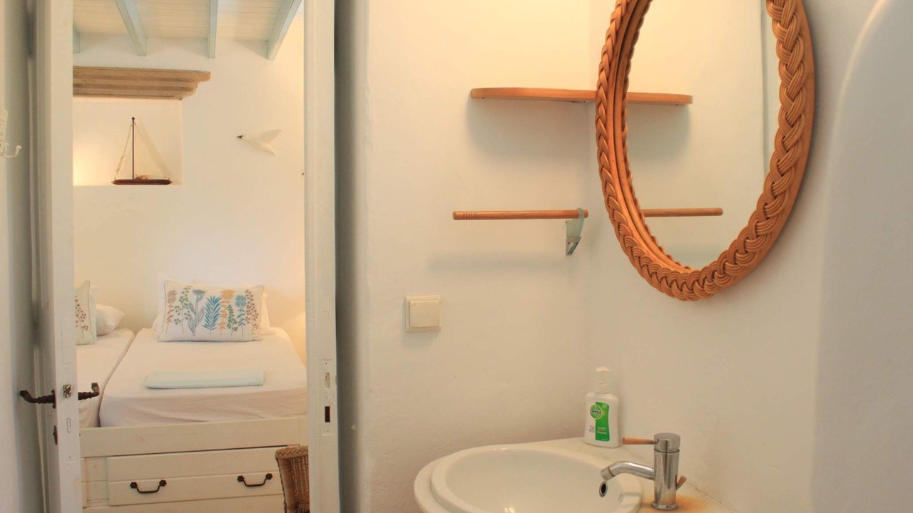 Photo of Bathroom in Alinda