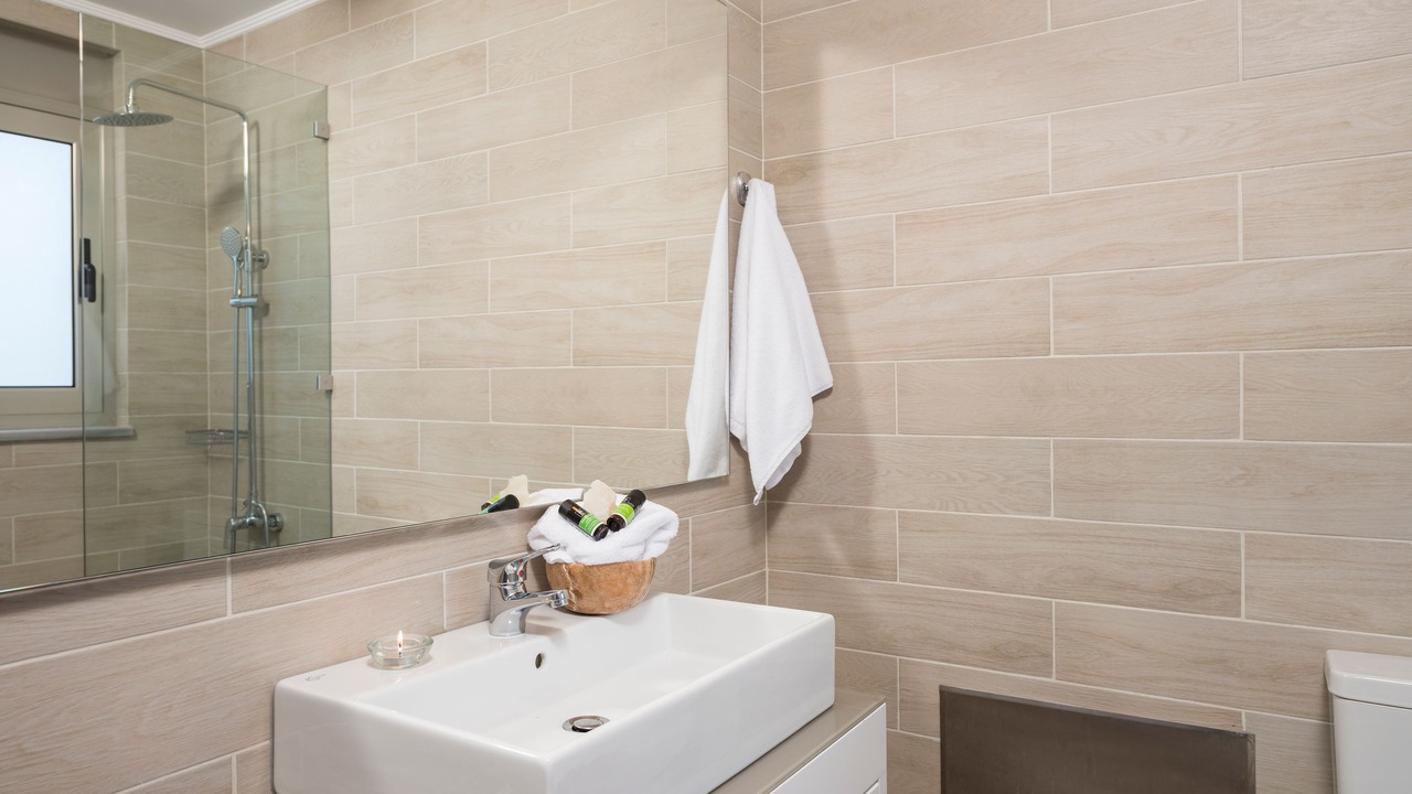 Photo of Bathroom in Gialos