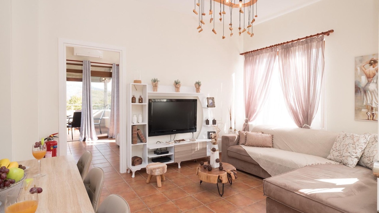 Photo of Livingroom in Armenoi