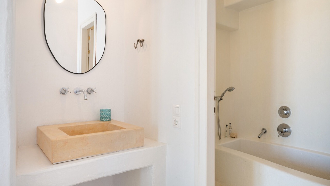 Photo of Bathroom in Faros Armenistis